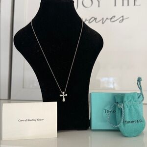 Tiffany & Co.Tear Drop Cross Elsa Peretti 16” Pendant Necklace .925 silver Box